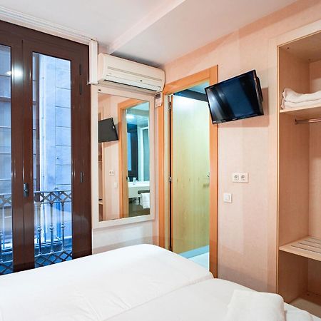 Hostal Fina Barcelona Exterior foto