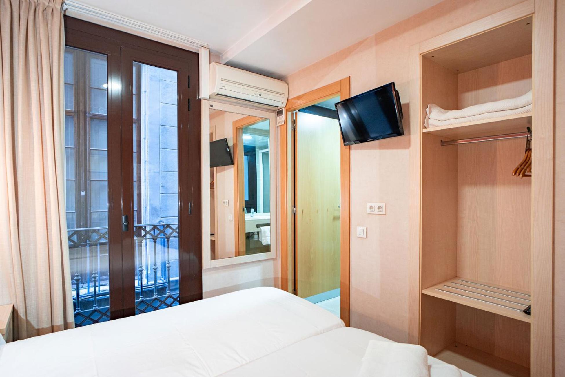 Hostal Fina Barcelona Exterior foto