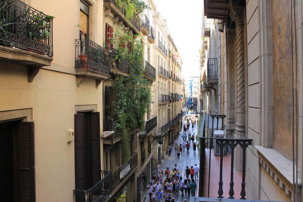 Hotel Hostal Fina Barcelona Exterior foto